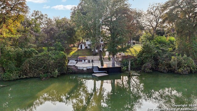 Listing photo id 42 for 198 Guadalupe River