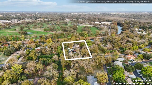 Listing photo id 44 for 198 Guadalupe River