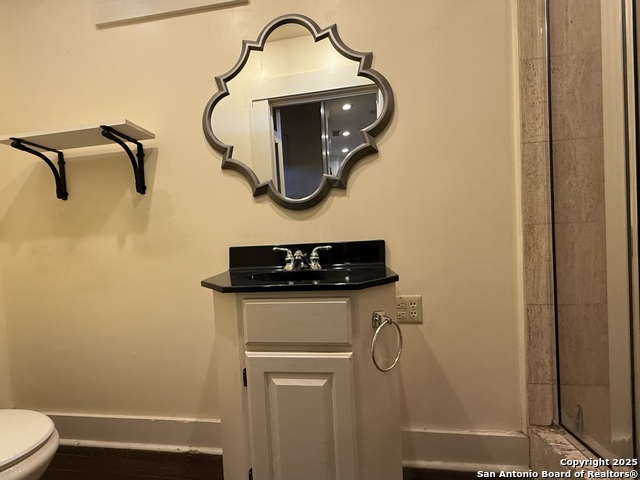 Image 27 of 32 For 334 Gramercy W