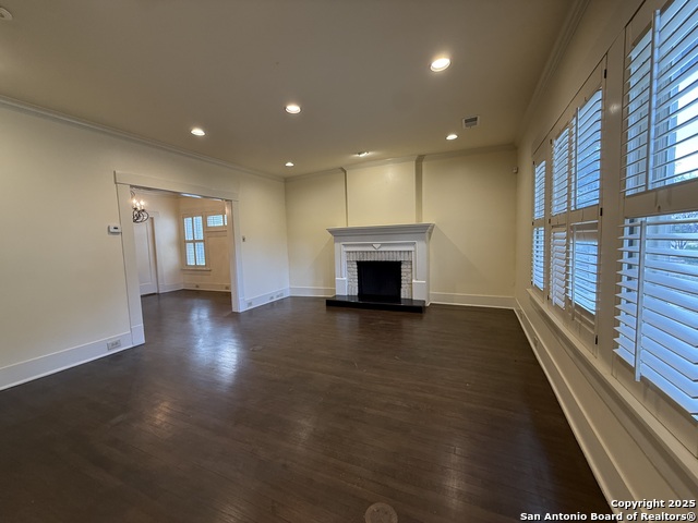 Image 5 of 32 For 334 Gramercy W