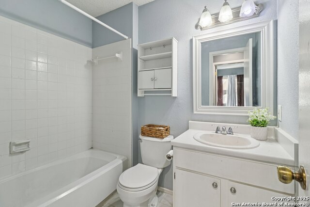 Image 21 of 39 For 9334 Dover Ridge