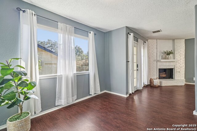 Image 3 of 39 For 9334 Dover Ridge