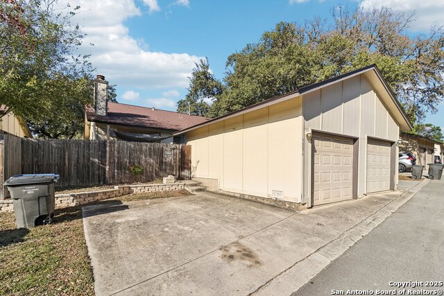 Image 37 of 39 For 9334 Dover Ridge