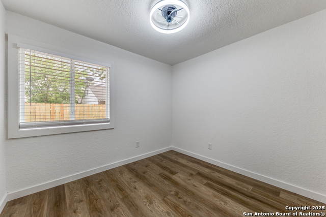 Image 16 of 24 For 8836 Meadow Trace