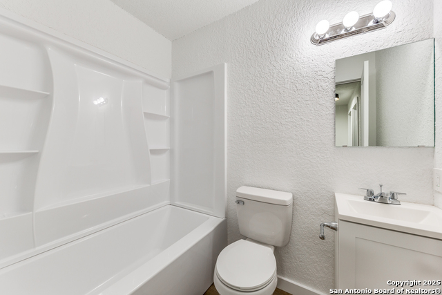 Image 18 of 24 For 8836 Meadow Trace