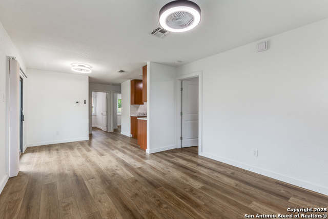 Image 3 of 24 For 8836 Meadow Trace