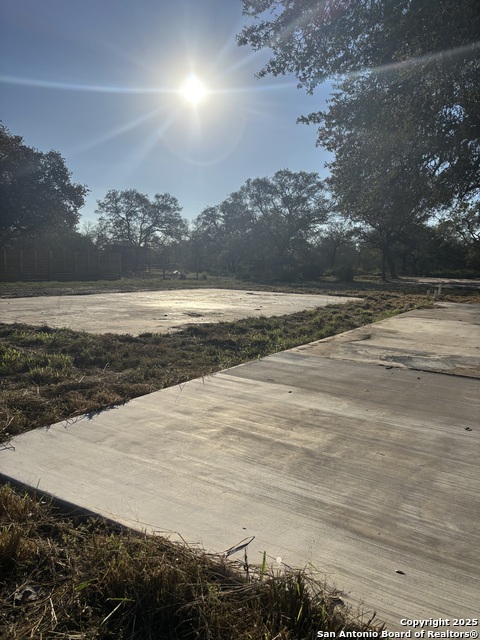 Image 2 of 7 For 299 Praise Dr