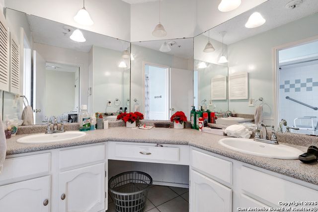 Image 13 of 23 For 14211 Chadbourne