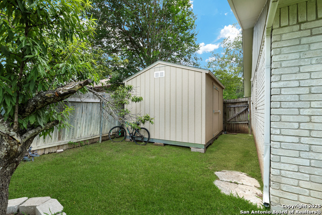 Image 20 of 23 For 14211 Chadbourne