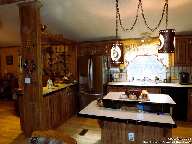 Image 16 of 78 For 164 18th E 