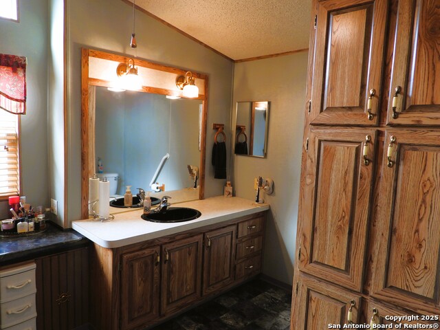 Image 32 of 78 For 164 18th E 