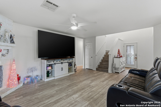 Image 12 of 47 For 15718 Hastings Park