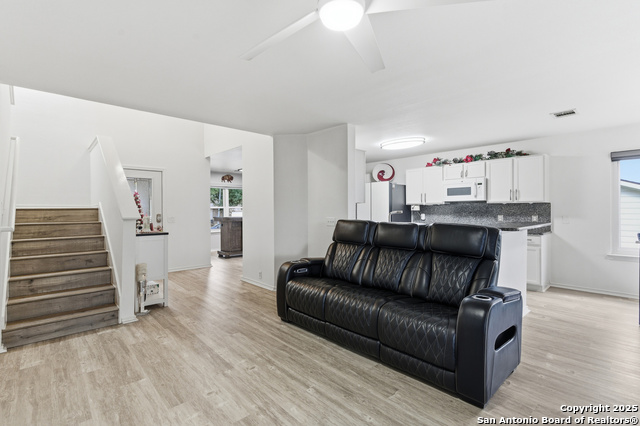 Image 14 of 47 For 15718 Hastings Park