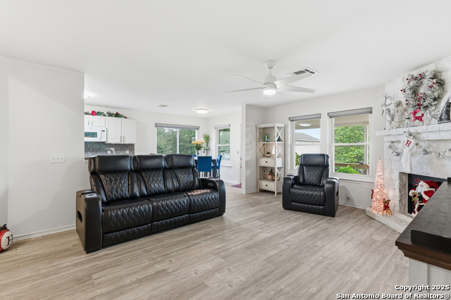 Image 15 of 47 For 15718 Hastings Park