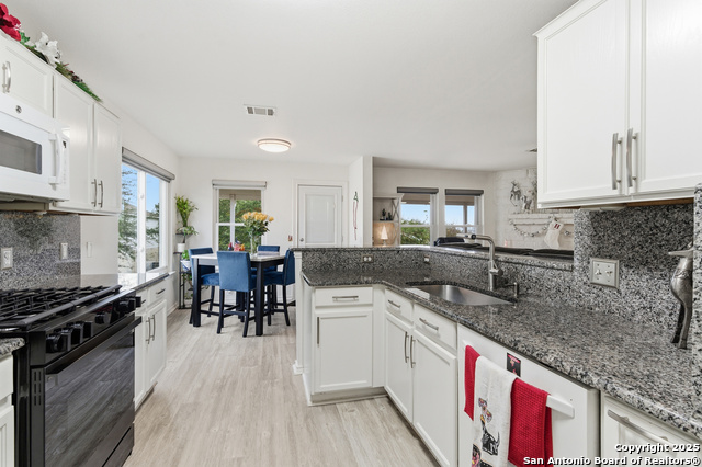 Image 18 of 47 For 15718 Hastings Park