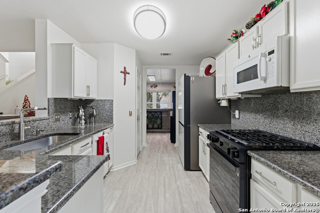 Image 20 of 47 For 15718 Hastings Park