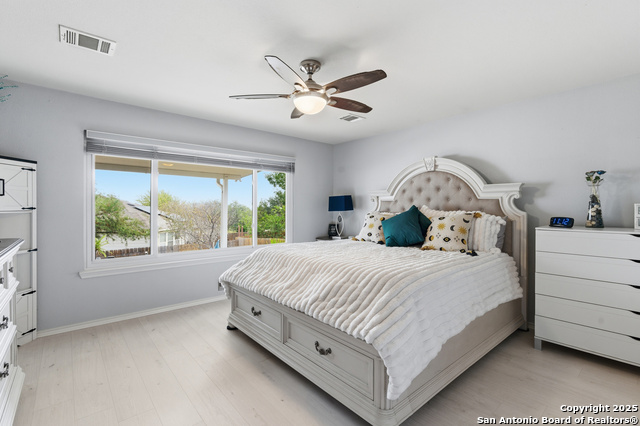 Image 24 of 47 For 15718 Hastings Park