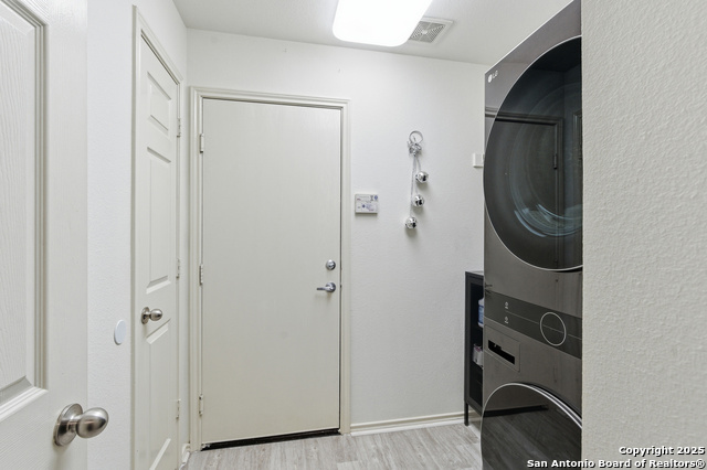 Image 29 of 47 For 15718 Hastings Park