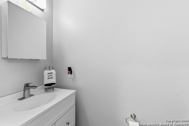 Image 31 of 47 For 15718 Hastings Park