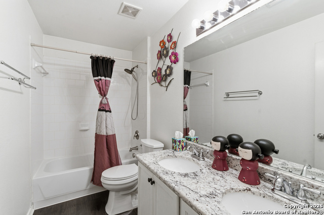 Image 40 of 47 For 15718 Hastings Park