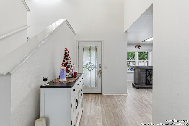 Image 8 of 47 For 15718 Hastings Park