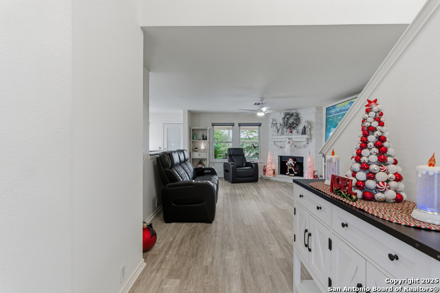 Image 9 of 47 For 15718 Hastings Park