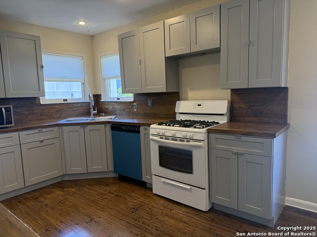 Image 7 of 13 For 123 Marcia  3