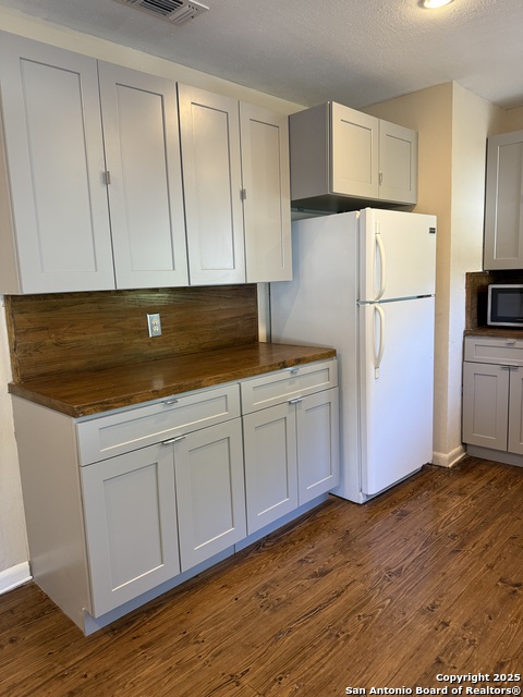 Image 8 of 13 For 123 Marcia  3