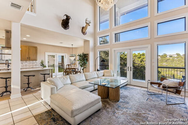 Image 20 of 50 For 19324 Strauss