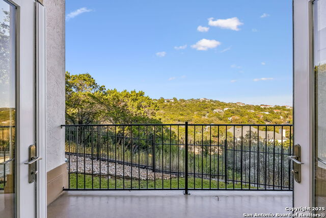 Image 22 of 50 For 19324 Strauss