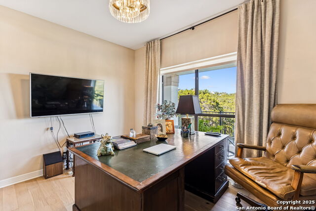 Image 28 of 50 For 19324 Strauss