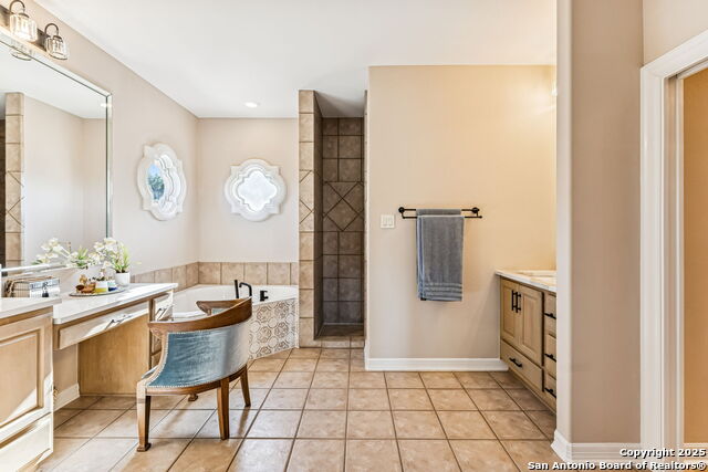 Image 35 of 50 For 19324 Strauss