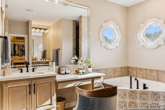 Image 37 of 50 For 19324 Strauss