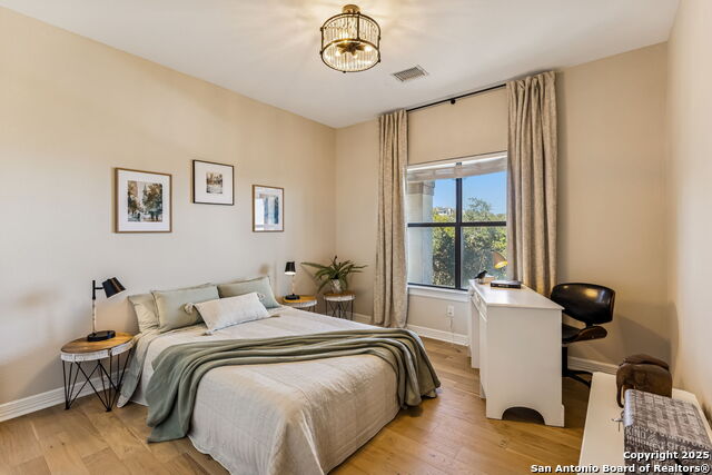 Image 42 of 50 For 19324 Strauss