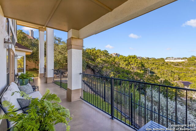 Image 45 of 50 For 19324 Strauss