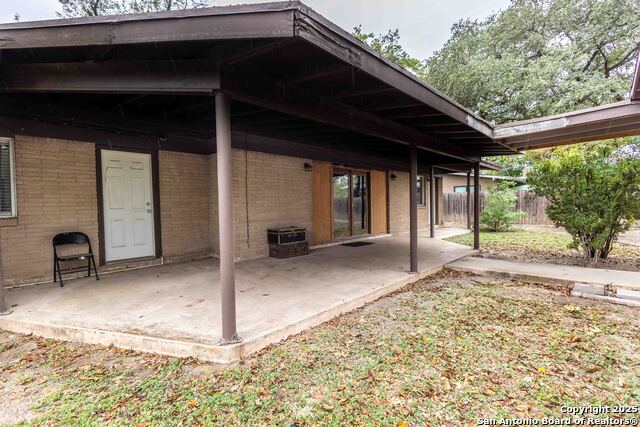 Image 11 of 24 For 330 Louise