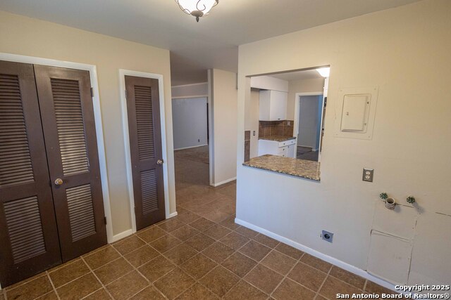 Image 14 of 24 For 330 Louise