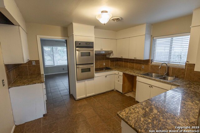 Image 16 of 24 For 330 Louise