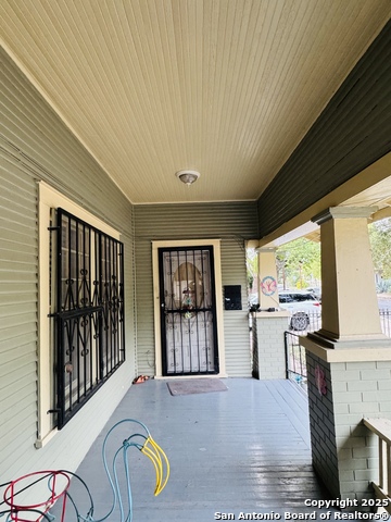 Image 4 of 25 For 314 Devine