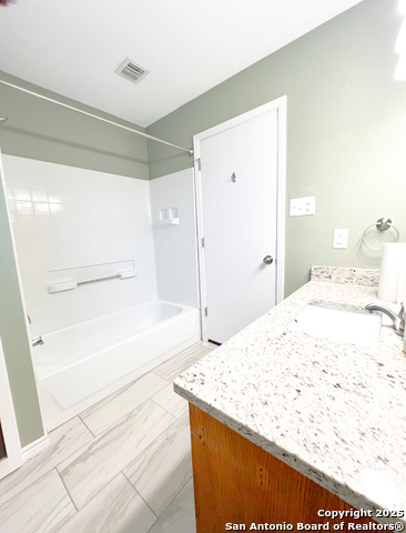 Image 19 of 31 For 3818 Grey Knoll Dr