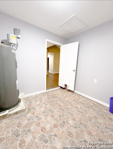 Image 8 of 31 For 3818 Grey Knoll Dr