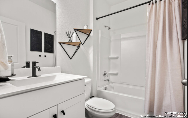 Image 9 of 16 For 8412 Falcon Meadow