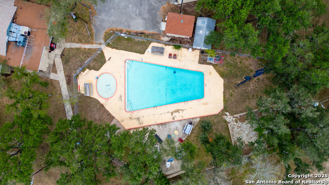 Listing photo id 10 for 799 Hillside