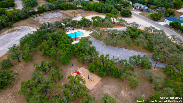 Listing photo id 11 for 799 Hillside