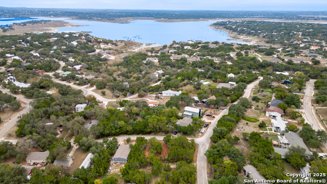 Listing photo id 13 for 799 Hillside