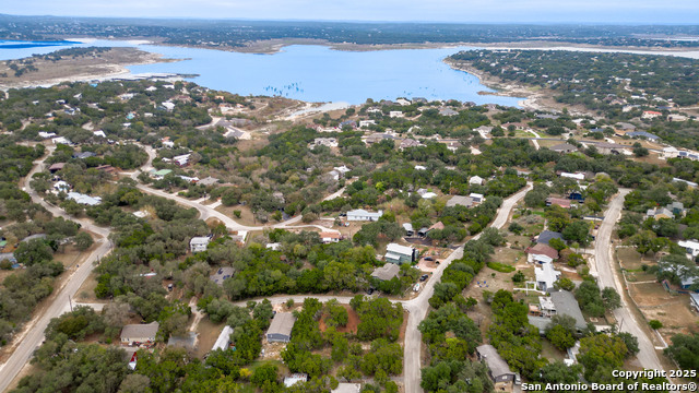 Listing photo id 14 for 799 Hillside