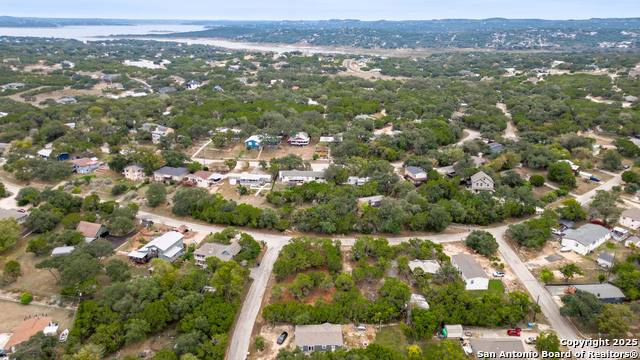 Listing photo id 15 for 799 Hillside