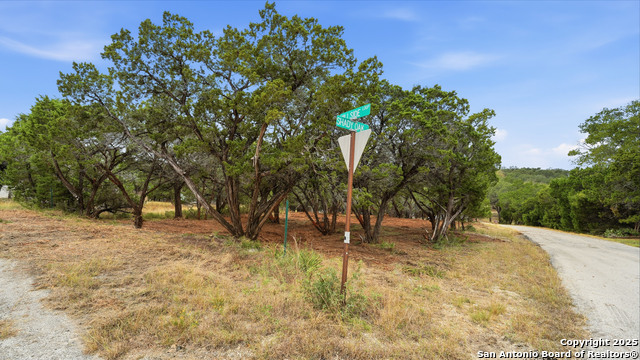 Listing photo id 0 for 799 Hillside