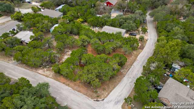 Listing photo id 5 for 799 Hillside