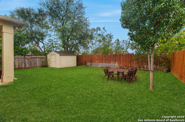 Image 24 of 25 For 10818 Butterfly Flat